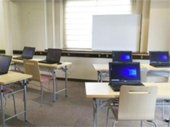 こすもすカレッジジュニア　PC室